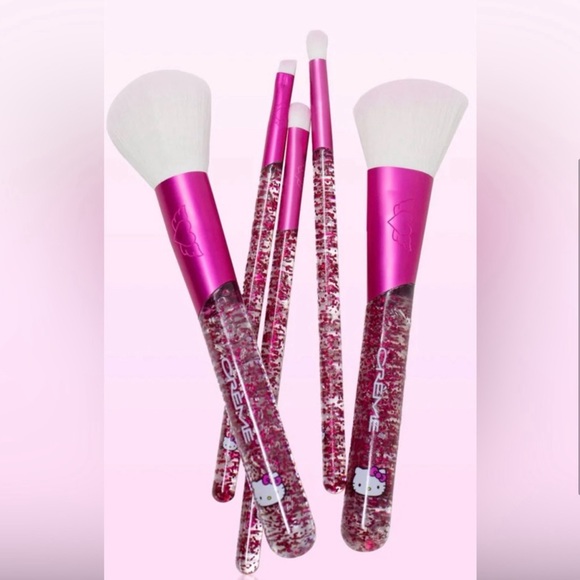 Hello Kitty Makeup Brush Set - Picture 4 of 4